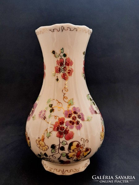 Zsolnay pillangó mintás váza, 18 cm