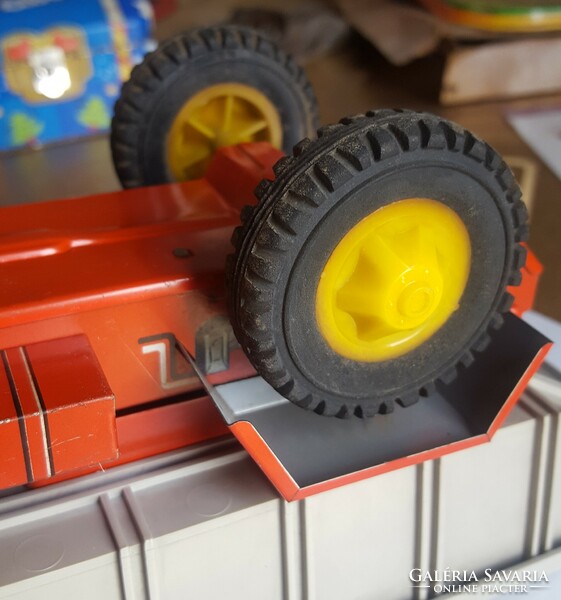 Mammut truck with flywheel, tipper plate and plastic ddr msb from the 1970s 28x10.5x12.5cm