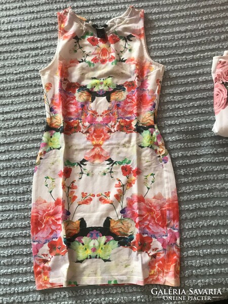 H&m women's floral skirt for sale!