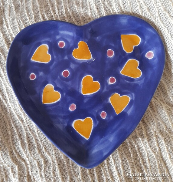 Heart-shaped decorative wall ceramic plate or tray