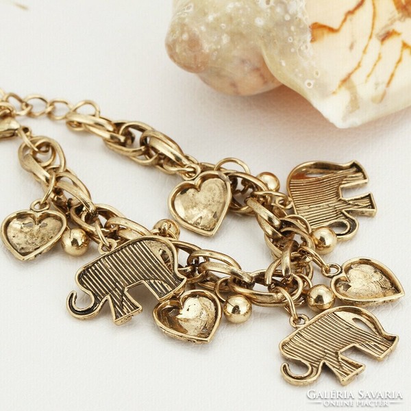 A beautiful hand-made elephant anklet in beautiful golden color, it has a very nice shine.