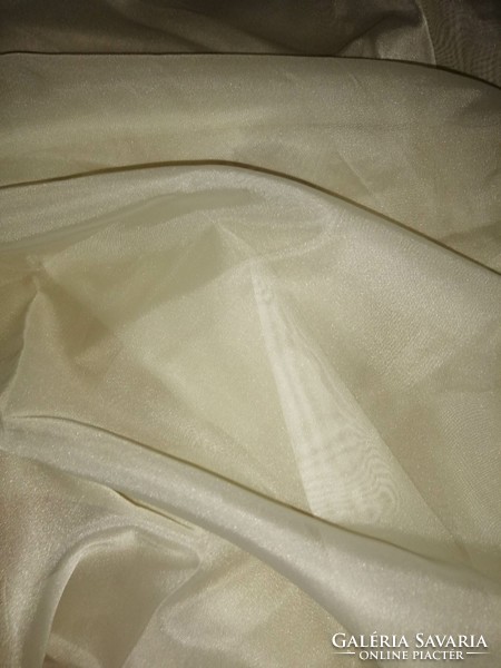 Light yellow organza by the meter for curtains or creative purposes, 3 m long, 175 cm wide