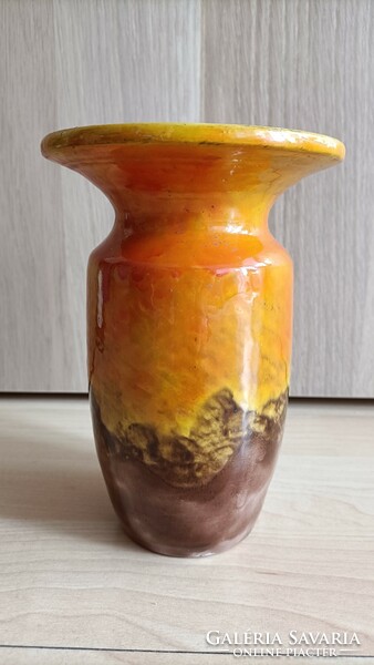 Ritka formájú Mihály Béla (1930-2001) kerámia váza 3