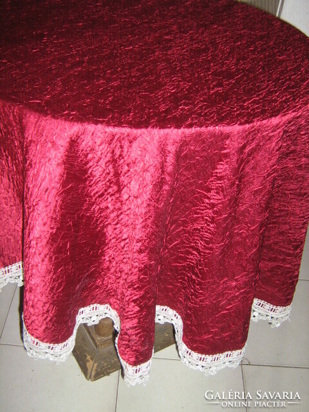 Elegant burgundy crumpled silk tablecloth with a lace edge