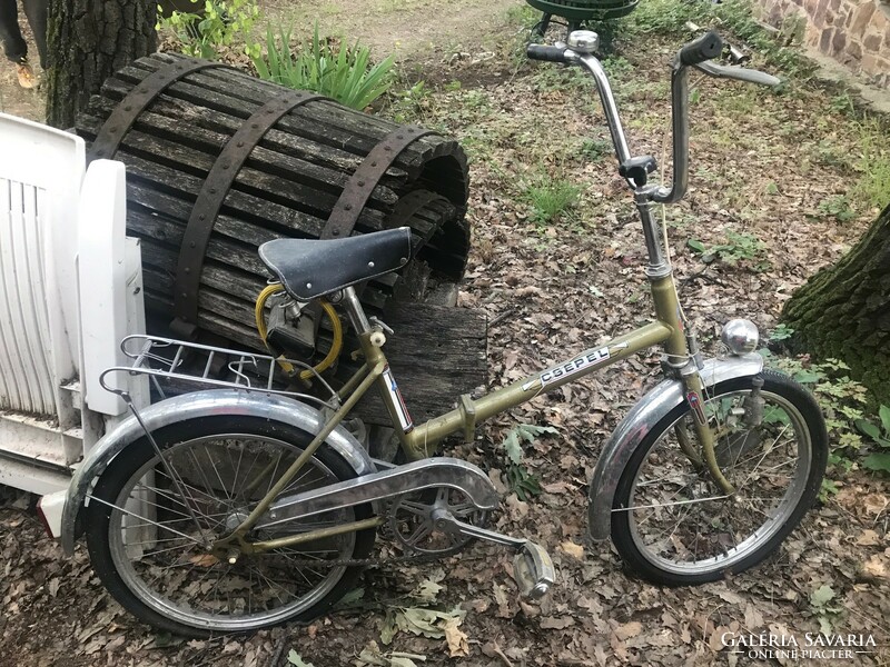 Hardly used, in good condition, folding shovel camping bike for sale.