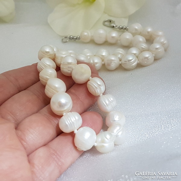 Cultured pearl necklace, large and spectacular