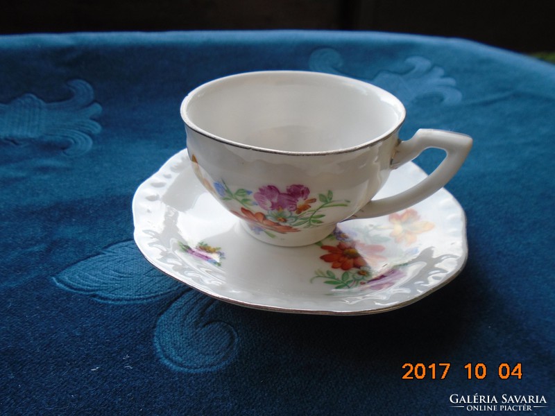 Kézzel festett pajzspecsétes Zsolnay, Meisseni virágmintás,Platina csíkos kávés csésze alátéttel