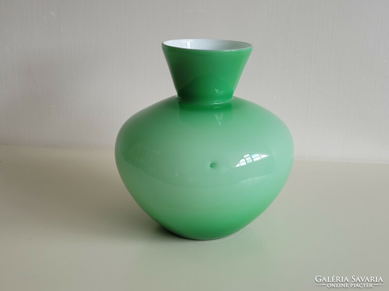 Régi retro nagy méretű zöld fehér üvegváza mid century üveg váza