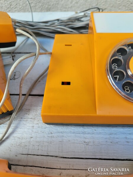 Vintage, retro, jugoszláv játék telefonkészülék pár Iskra Kranj ATA 31 hű másolatai