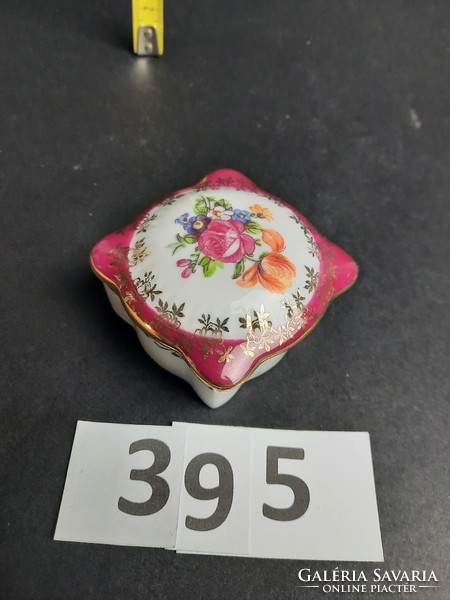 Virágos kis bonbonos - bombonier,  porcelán . /395/