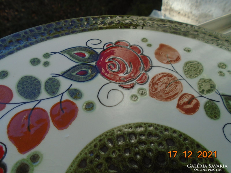 Hand painted majolica large round bowl with embossed red rose pattern schramberg majolica factory 30 cm