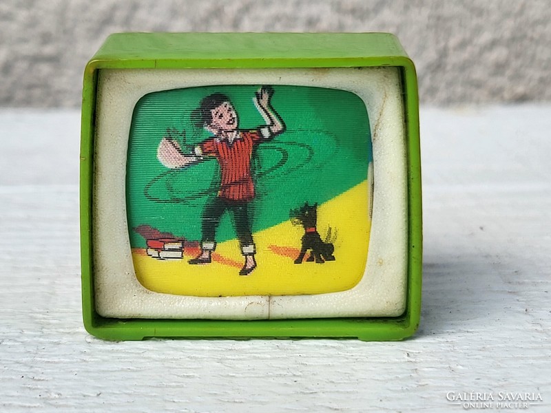 Retro német ceruzahegyező vagy babaházba játék TV lentikulár ( képváltós ) képernyővel