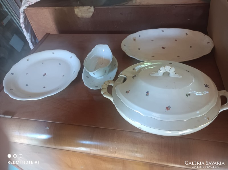 The incomplete Zsolnay tableware shown in the picture is for sale