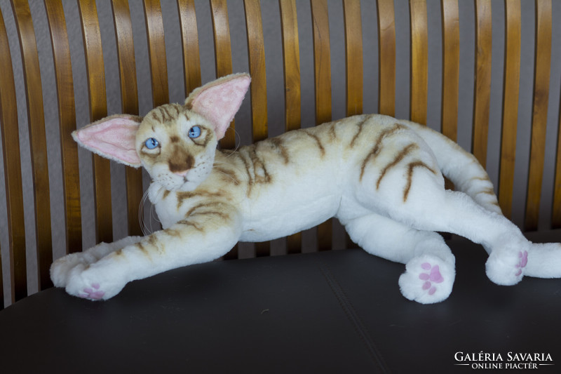 Artistic oriental cat plush, lifelike cat plush copy, artistic animal plush toy to order