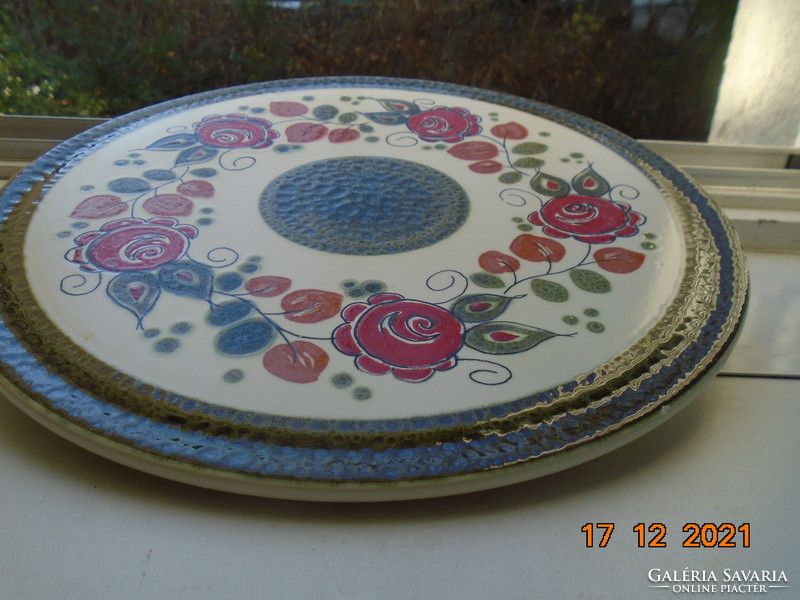 Hand painted majolica large round bowl with embossed red rose pattern schramberg majolica factory 30 cm
