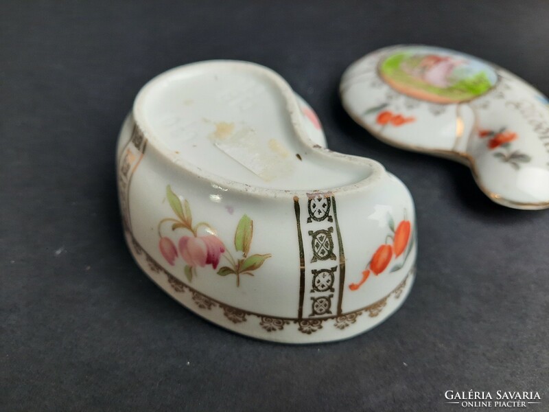 Spectacular small bonbons - bombonier, porcelain. /394/