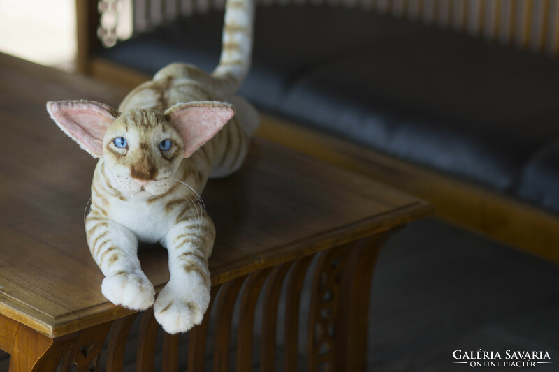 Artistic oriental cat plush, lifelike cat plush copy, artistic animal plush toy to order