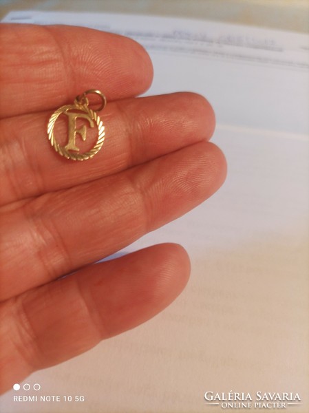 14 carat gold pendant