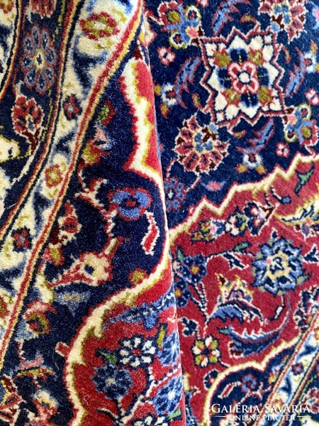 Iran keshan Persian carpet 130x70cm