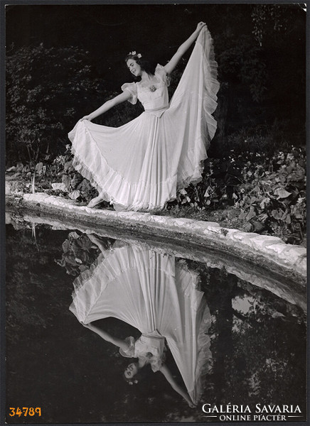 Nagyobb méret, Szendrő István fotóművészeti alkotása, tükörkép a tóban, 1930-as évek. Eredeti, pecsé