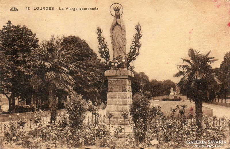 222 --- Running postcard Lourdes 1908
