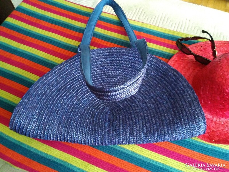 Two & Two Bags  könnyű nyári táska kék színben, két oldalt összehúzható zipzárral.