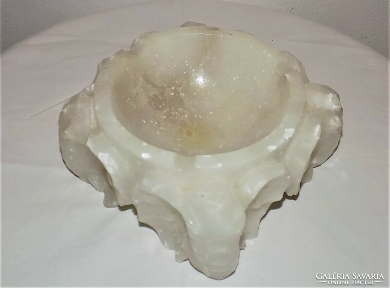 Huge art deco alabaster cigar ashtray or centerpiece, with 4 elephant statues on the side