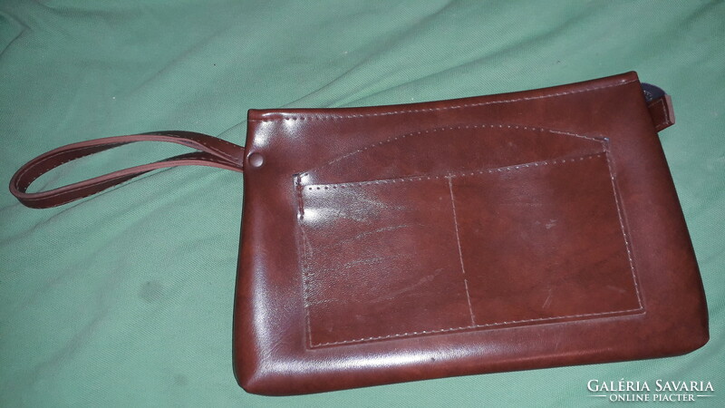 Retro immaculate brown leather men's one-piece zippered handbag 