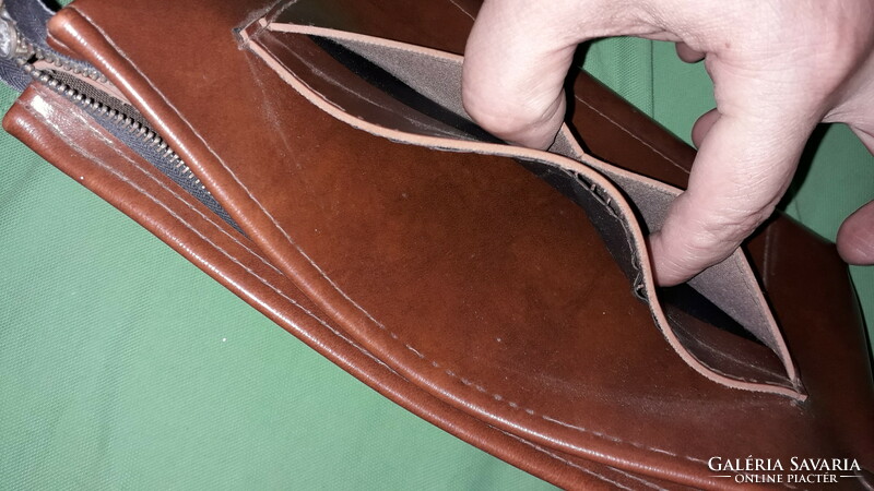 Retro MAKULÁTLAN barna bőr férfi egyterű cipzáros kézi táska "BRIFKÓ" 16 x 24 cm a képek szerint