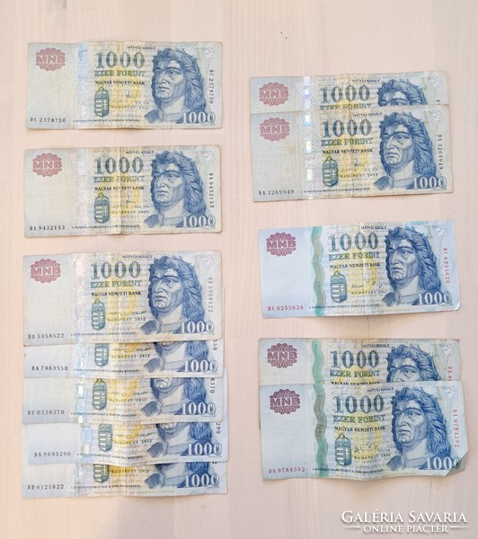12 db1000 forintos bankjegy, DA, DB, DC, DD, DE, 3 db 200 forintos, 1db 100 forintos, 50 filléresek