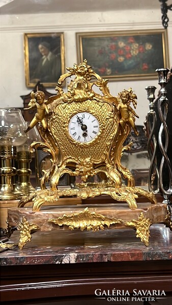 Antik stílusú barokkos puttós asztali - kandalló óra
