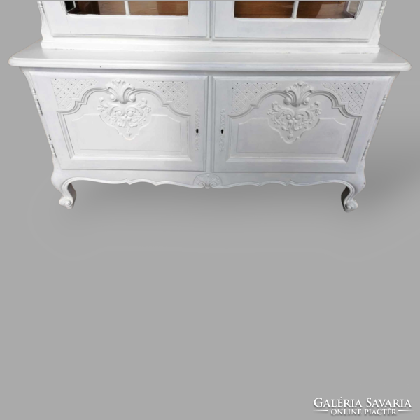 Neo-baroque provence display case