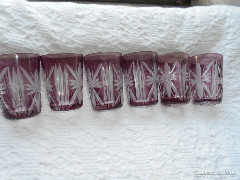 6 db csiszolt  lila színü  röviditalos pohár