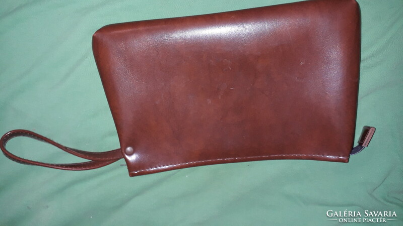Retro MAKULÁTLAN barna bőr férfi egyterű cipzáros kézi táska "BRIFKÓ" 16 x 24 cm a képek szerint
