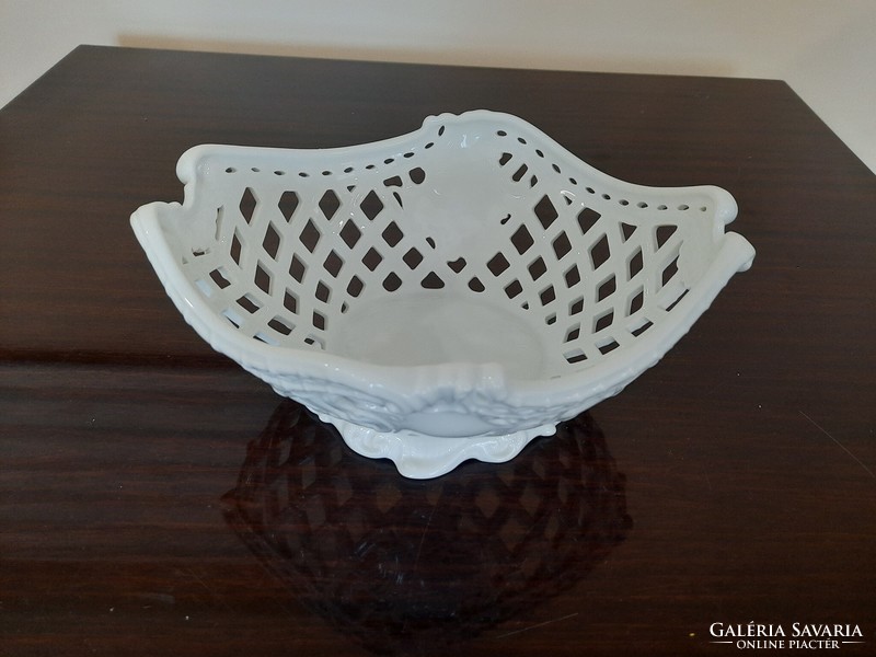 White Herend porcelain openwork serving bowl, fruit basket, centerpiece