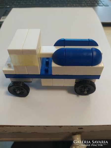Retro lego truck