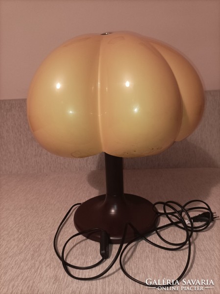 Szarvasi sárga asztali lámpa