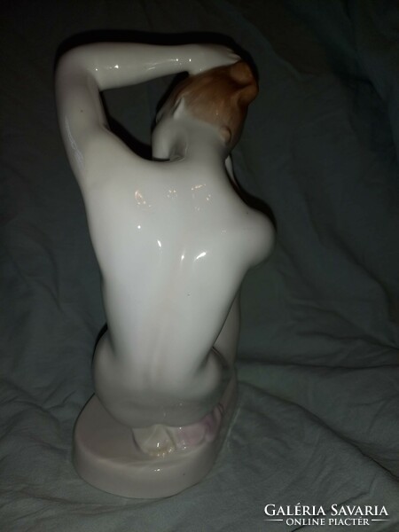 27 cm high aquincum porcelain combing female nude