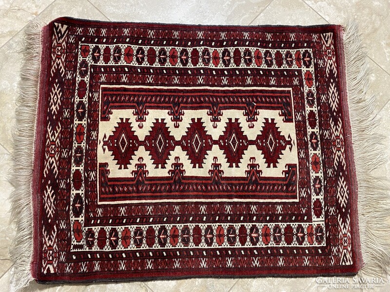 Turkmen tekke carpet hand knot. 105X80