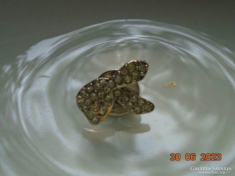 Silver-plated bunny head brooch inlaid with polished stones, butterfly patent