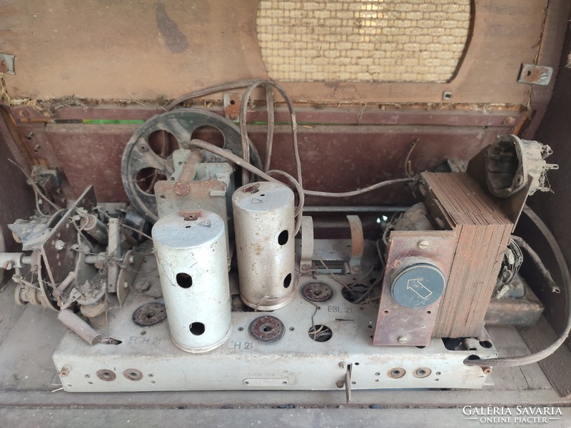 Terta t 325 old radio