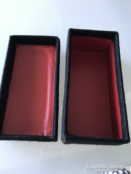 Kézzel hímzett kalocsai mintás doboz fekete filc külsővel, 20 x 10 x 8 cm