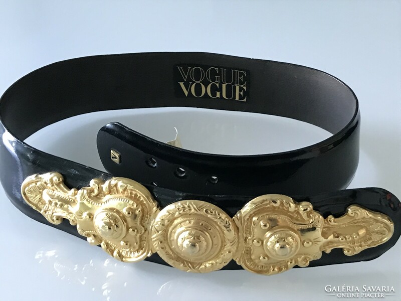 Elegant vogue patent leather belt with huge gilded decoration, size 70