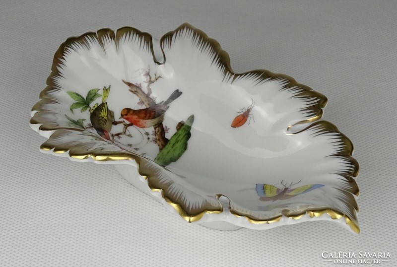 1N362 Herend porcelain leaf-shaped ashtray with Rothschild pattern