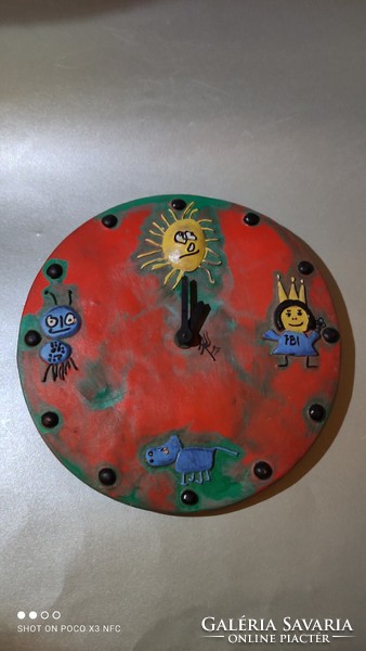 Jelzett Karmazsin kerámia fali óra gyerek szobába is szép ajándék lehet