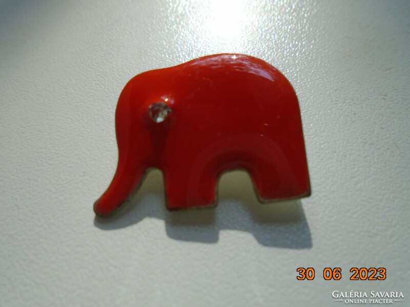 Modernista Korall vörös zománc elefánt bross csiszolt üveg szemmel