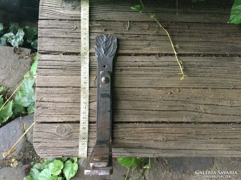 Beautiful wrought iron shelf bracket (loft)