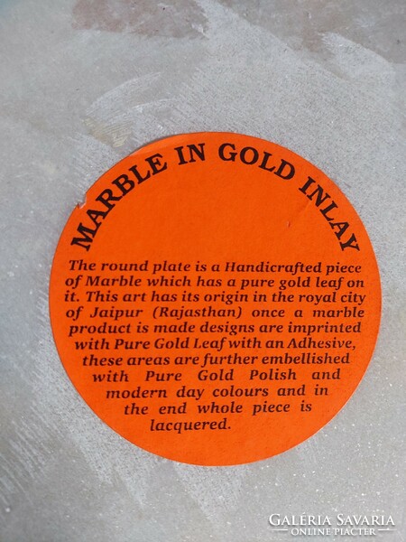 Arannyal díszített indiai súlyos márvány tál dísztányér 28,5 cm