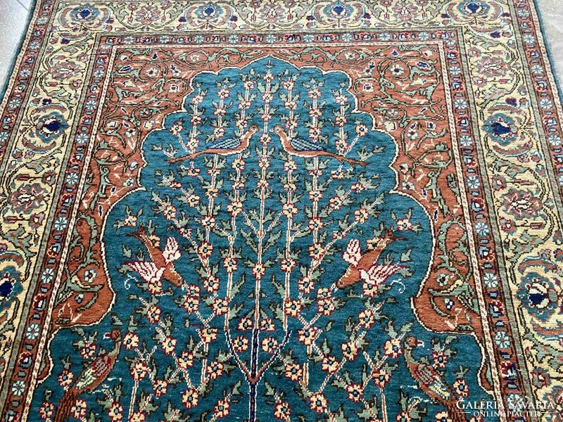 Kayseri 100% silk carpet 200x120 cm
