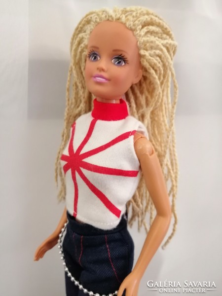 Barbie féle, HASBRO BABA